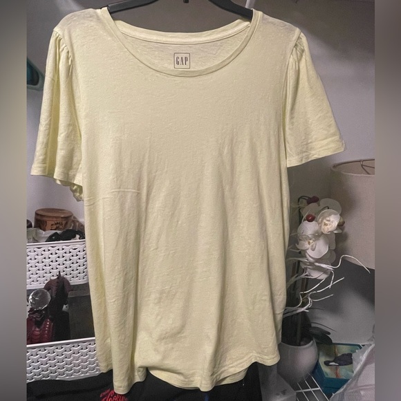Gap woman’s top yellow - Picture 2 of 2